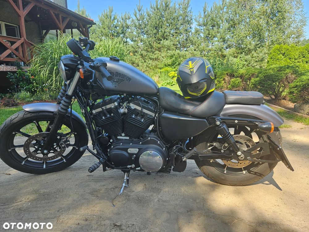 Harley-Davidson Sportster Iron 883 - 11