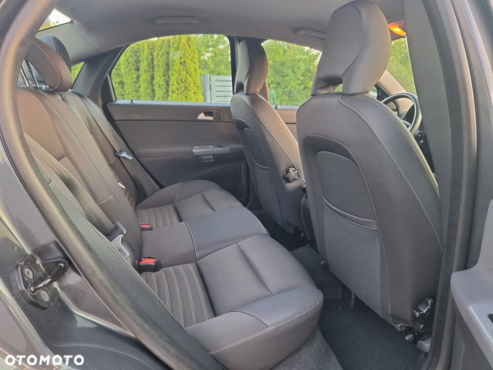 Volvo S40 1.8 Momentum - 19