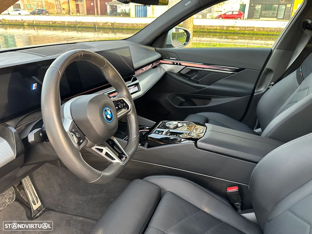 BMW i5 eDrive40 Pack Desportivo M - 17