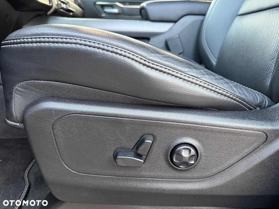 RAM 1500 Crew Cab Sport - 19