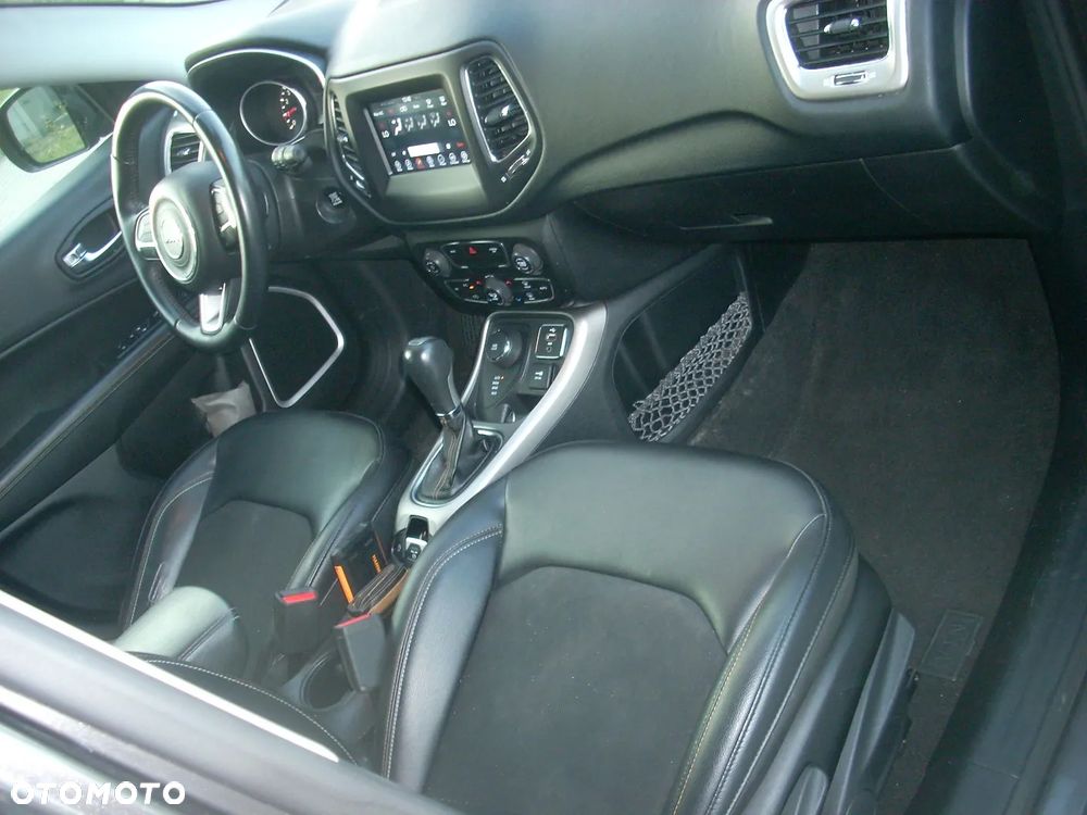Jeep Compass - 8
