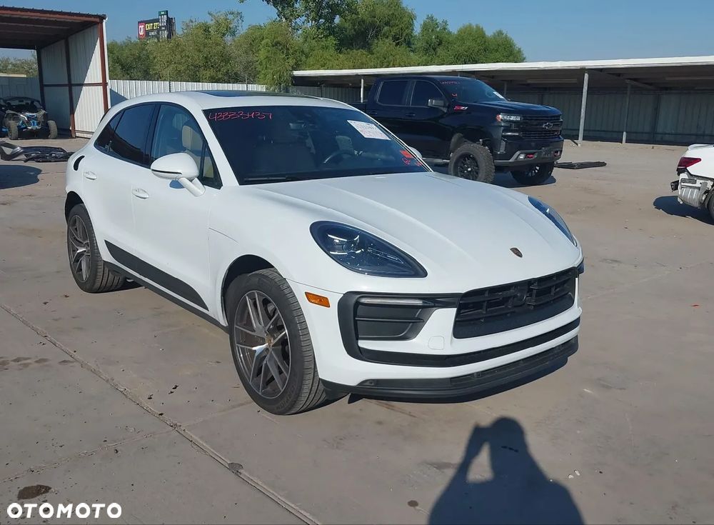 Porsche Macan - 1
