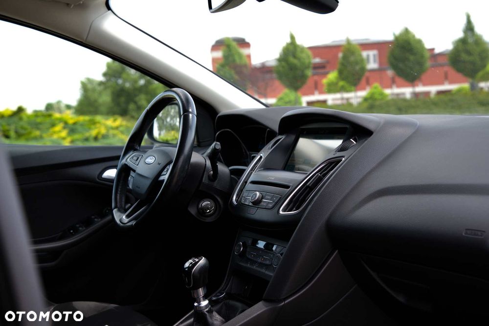 Ford Focus 1.5 TDCi Titanium ECOnetic ASS - 32