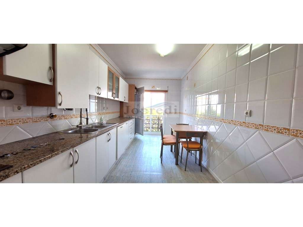Apartamento T3 com 2 garagens em Box e 1 arrecadação - Grande imagem: 5/29