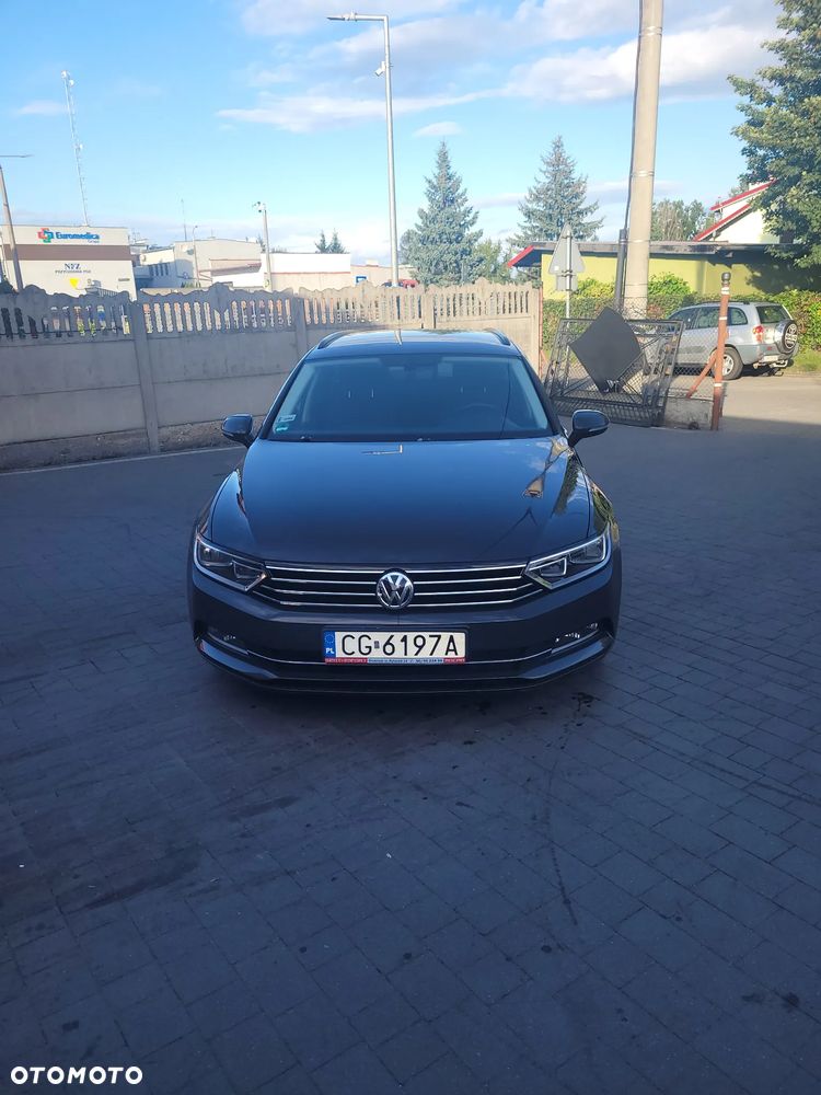 Volkswagen Passat - 2