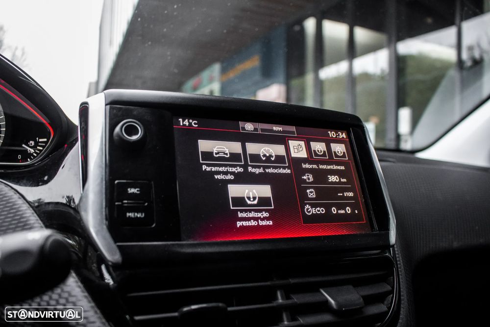 Peugeot 2008 1.2 PureTech GT Line - 38