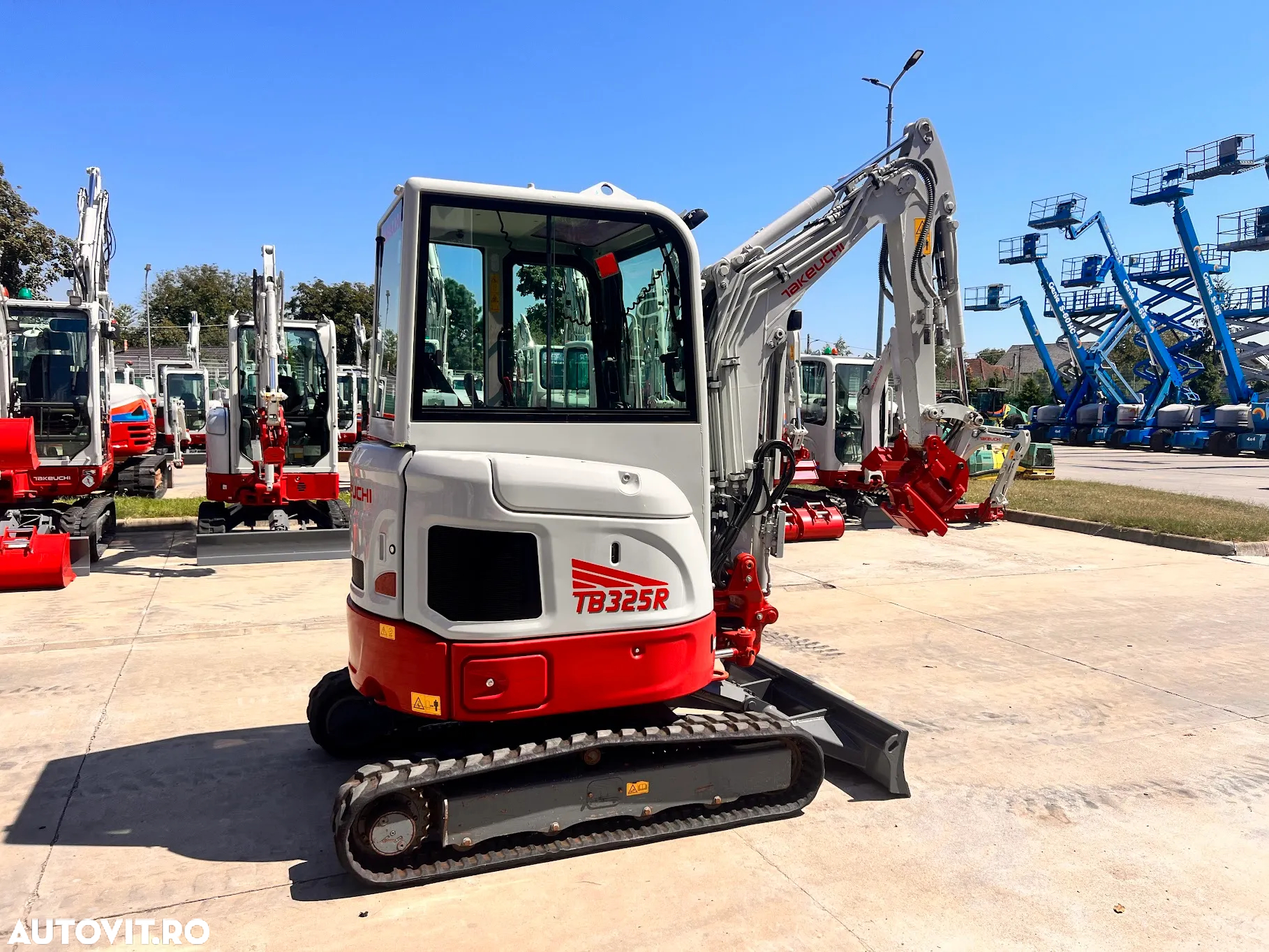 Takeuchi Tb 325 R - 4