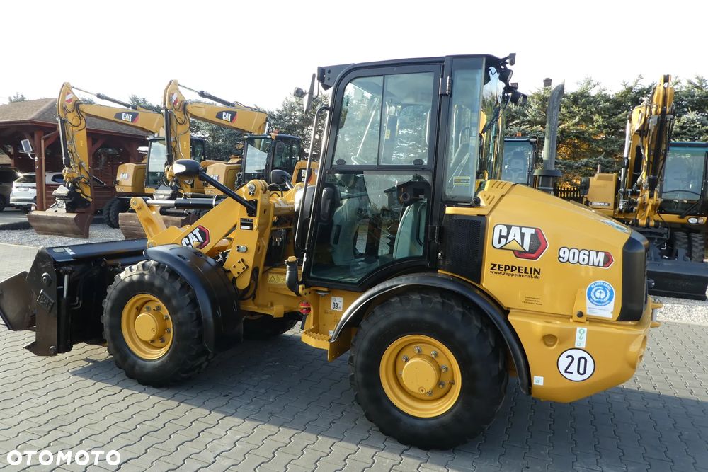 Caterpillar 906M Z KROKODYLEM I WIDŁAMI - 3