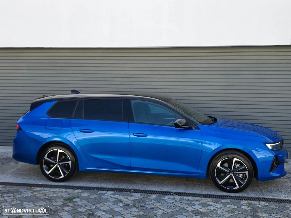 Opel Astra Caravan - 3