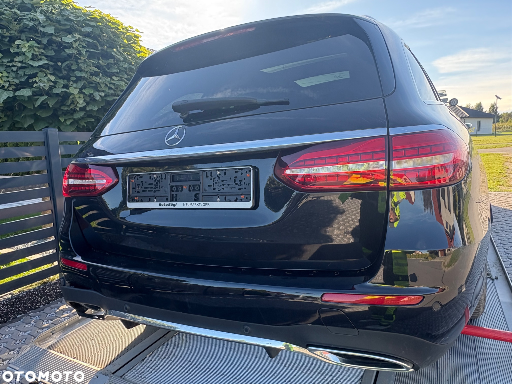 Mercedes-Benz Klasa E 400 d 4Matic T 9G-TRONIC Avantgarde - 4