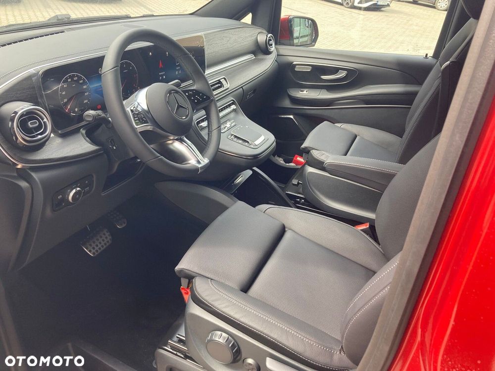 Mercedes-Benz Klasa V - 21