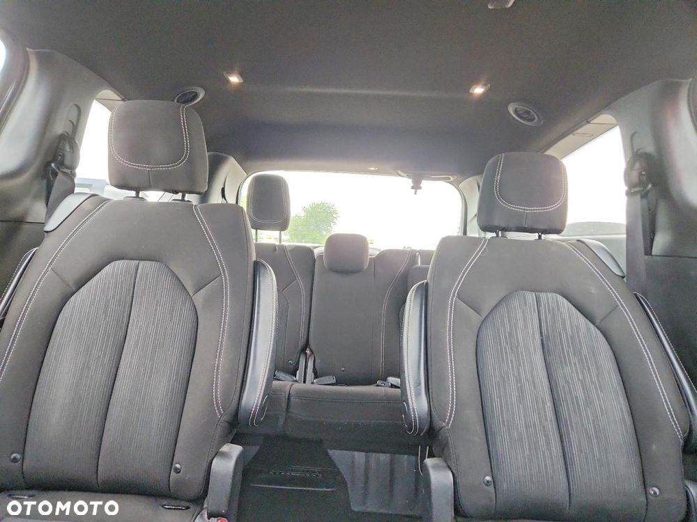 Chrysler Pacifica - 9