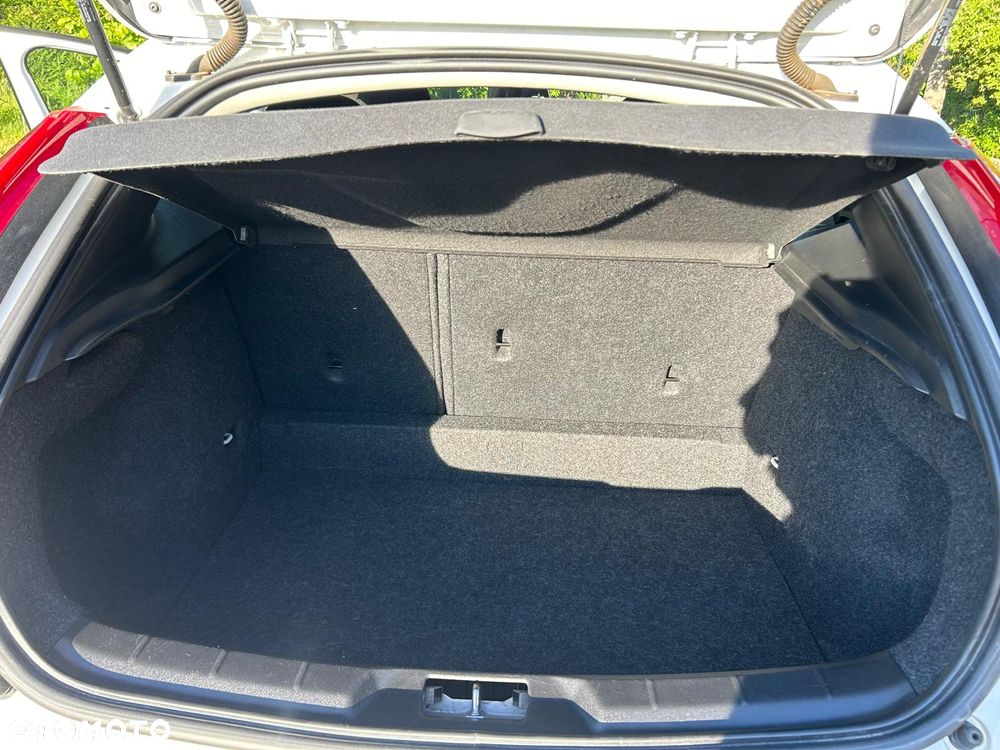 Volvo V40 D2 Kinetic - 26