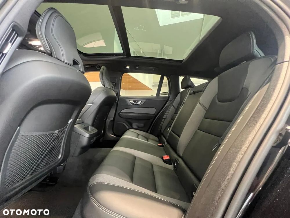 Volvo V60 B4 B Ultimate Dark - 11