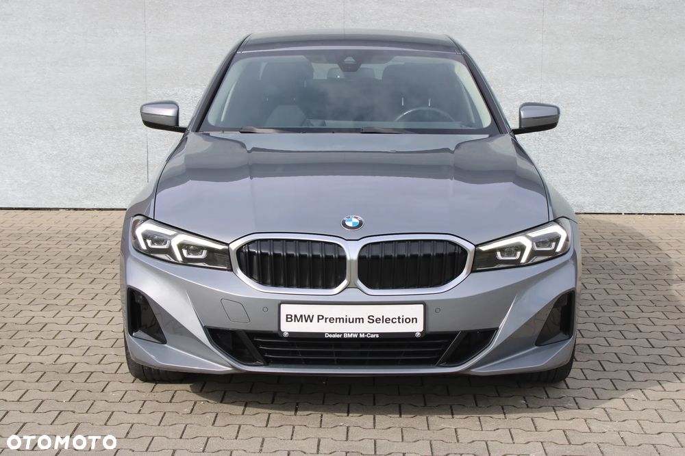 BMW Seria 3 320d xDrive mHEV - 4