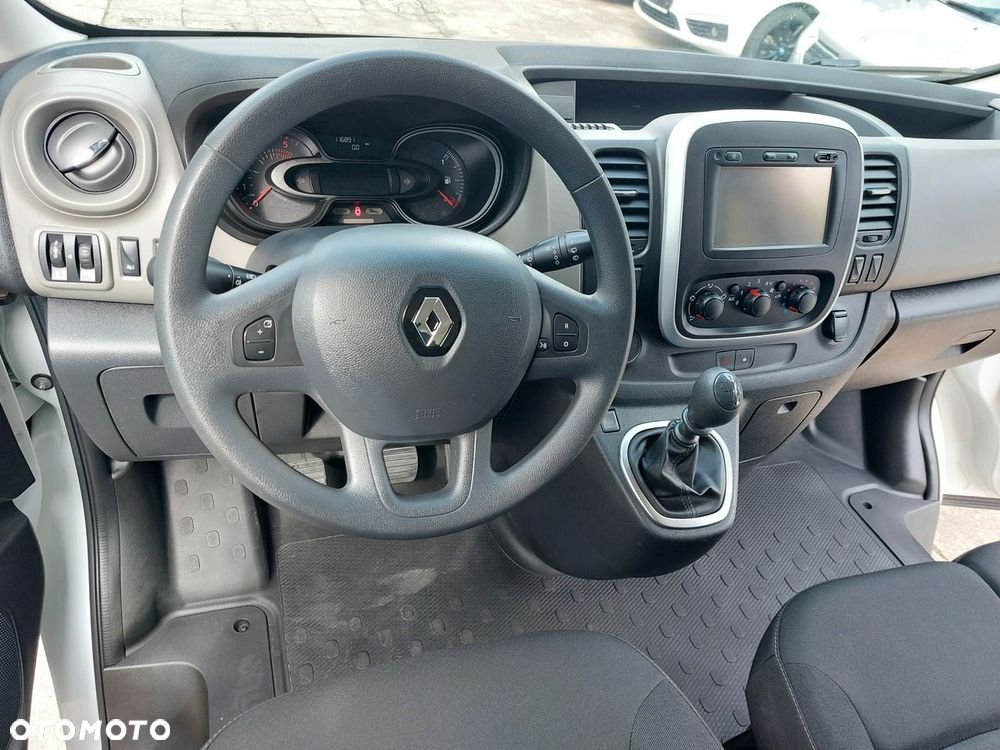 Renault Trafic - 12