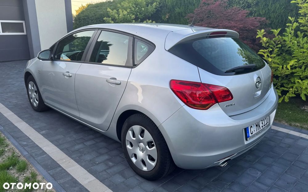 Opel Astra 1.4 Turbo - 4