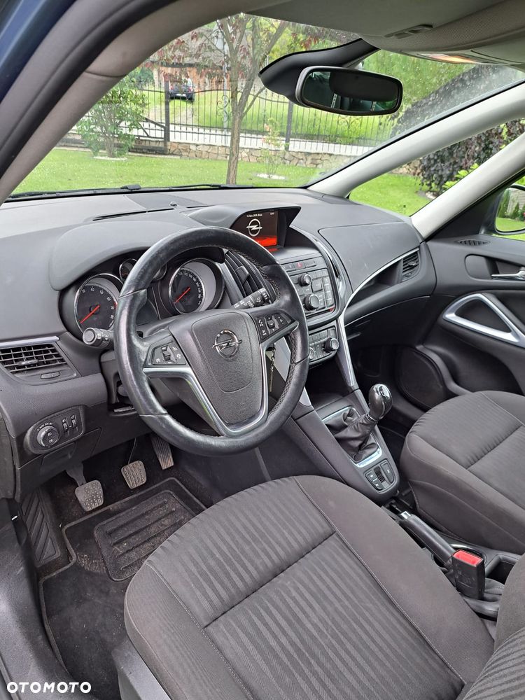 Opel Zafira - 9