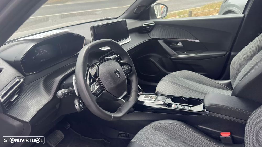 Peugeot 2008 1.2 Hybrid Allure e-DCS6 - 26