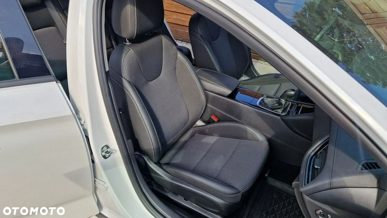 Opel Insignia - 16