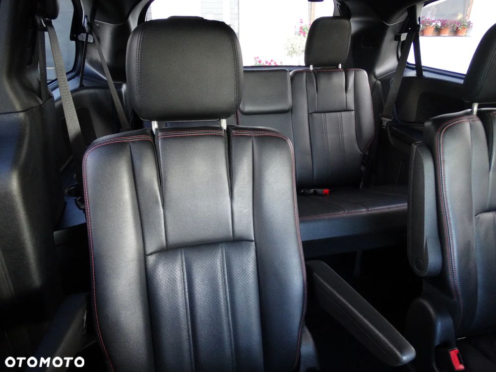 Dodge Grand Caravan 3.6 R/T - 29