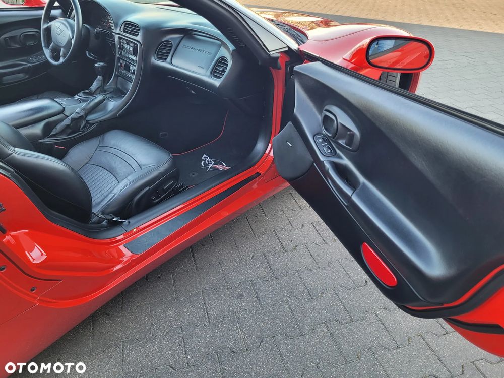 Chevrolet Corvette - 15