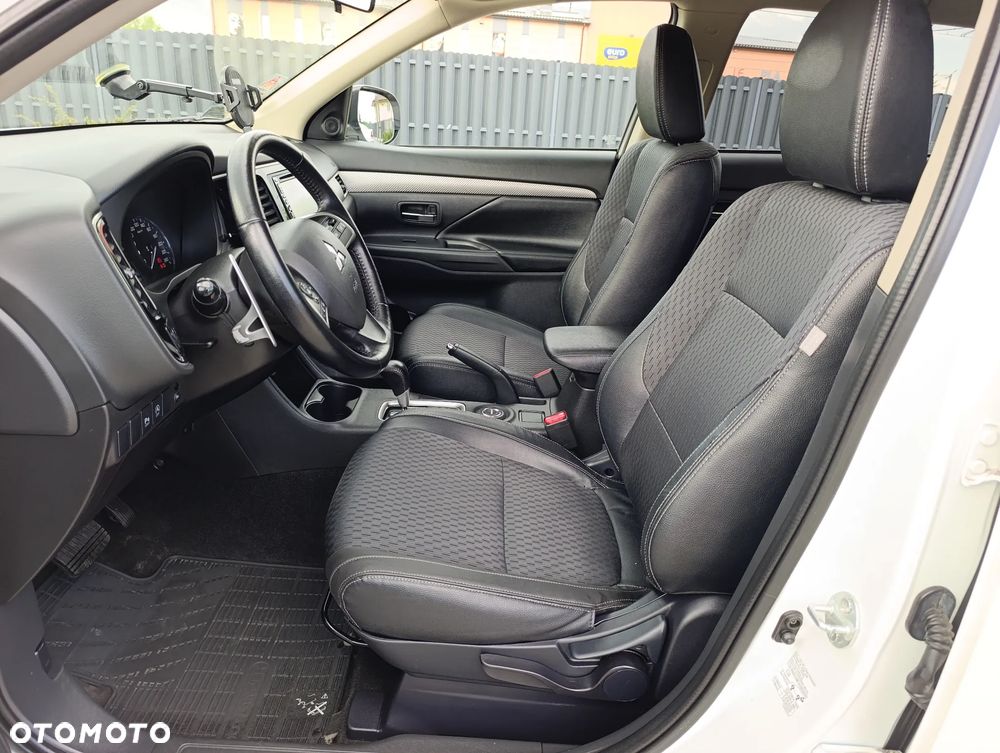 Mitsubishi Outlander 2.0 Intense + Navi 4WD CVT - 5