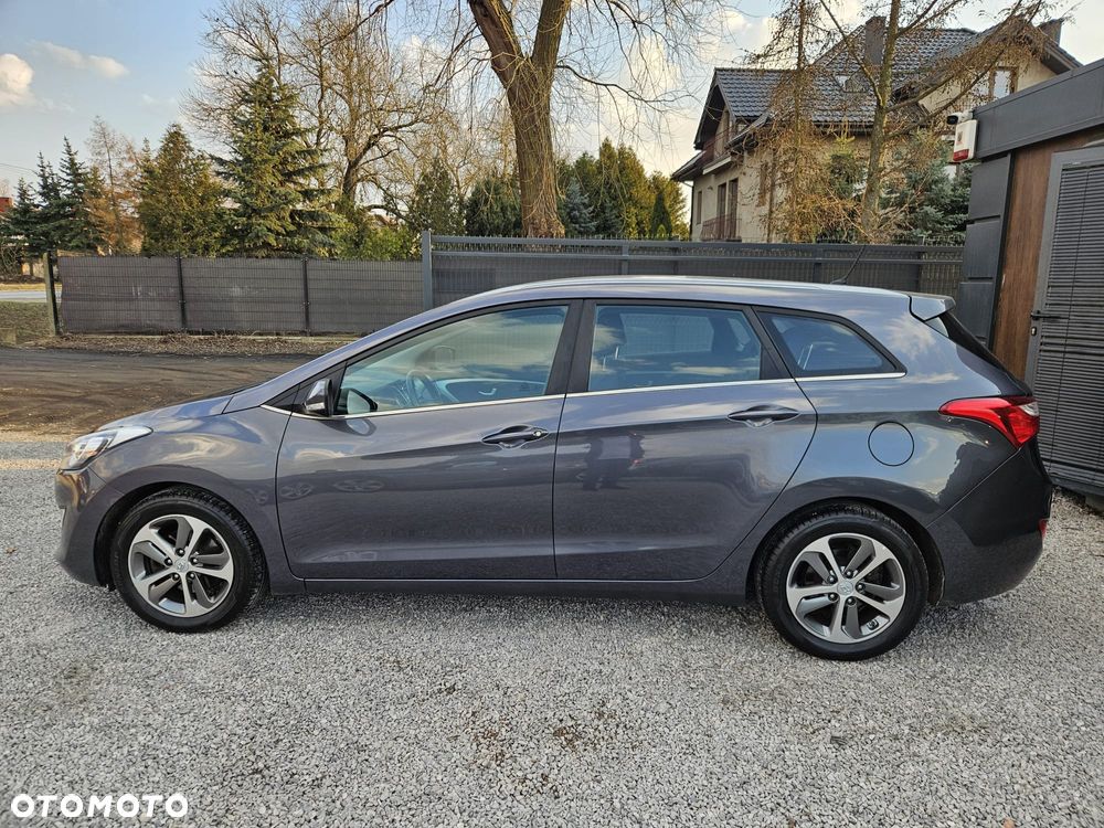 Hyundai i30 blue Kombi 1.6 CRDi Style - 6