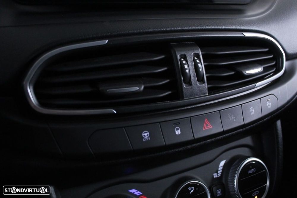 Fiat Tipo Station Wagon Cross 1.0 GSE T3 Cross - 28