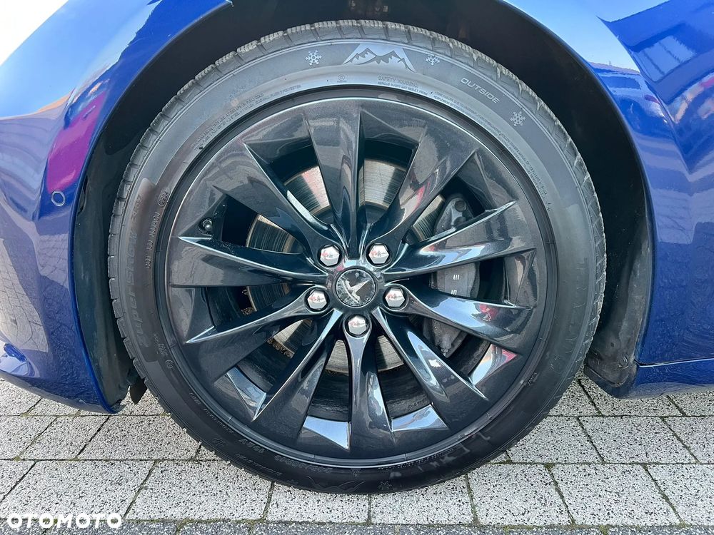 Tesla Model S Long Range Plus - 12