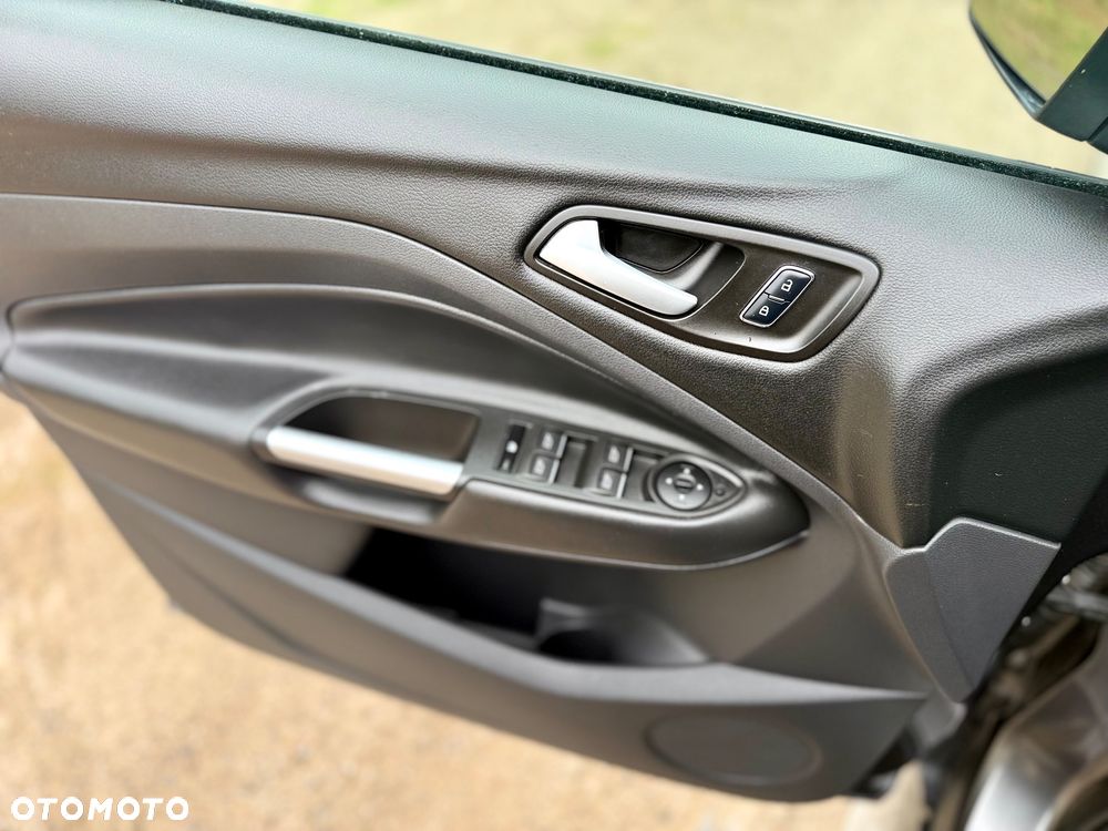 Ford Kuga 1.5 EcoBoost 2x4 Individual - 16