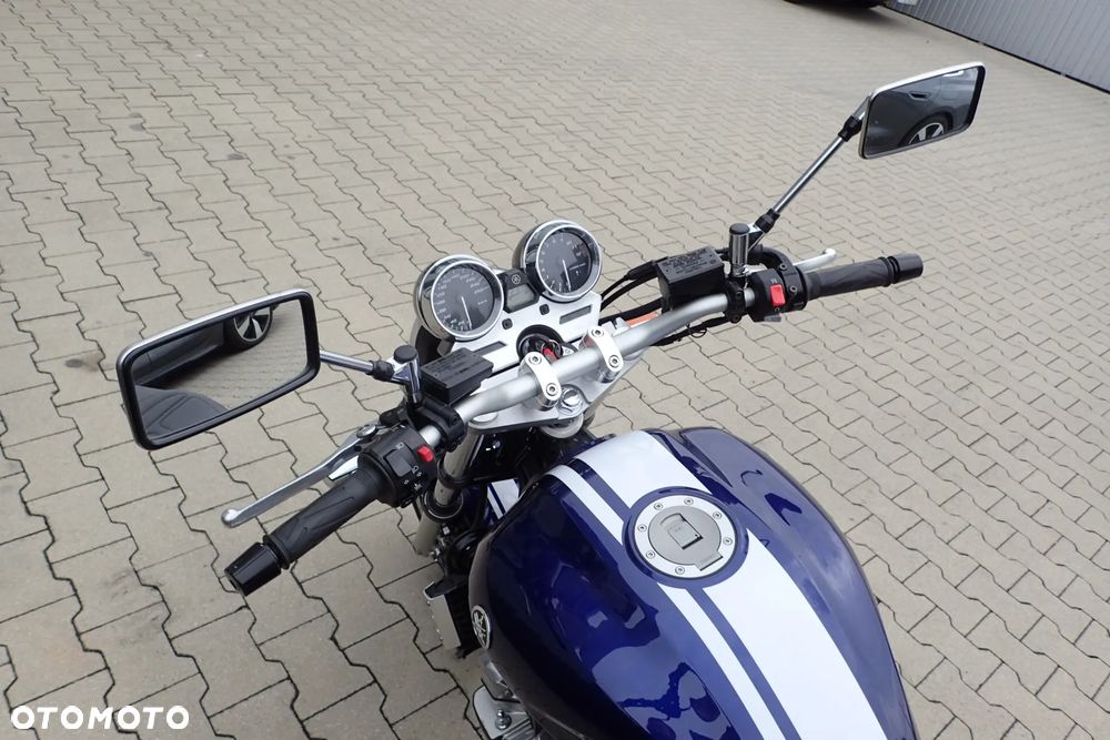 Yamaha XJR - 10