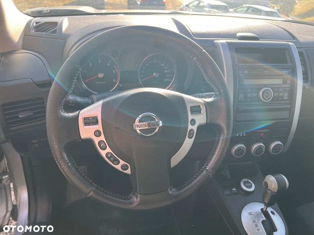 Nissan X-Trail 2.0 dCi 4x4 DPF Automatik SE - 25