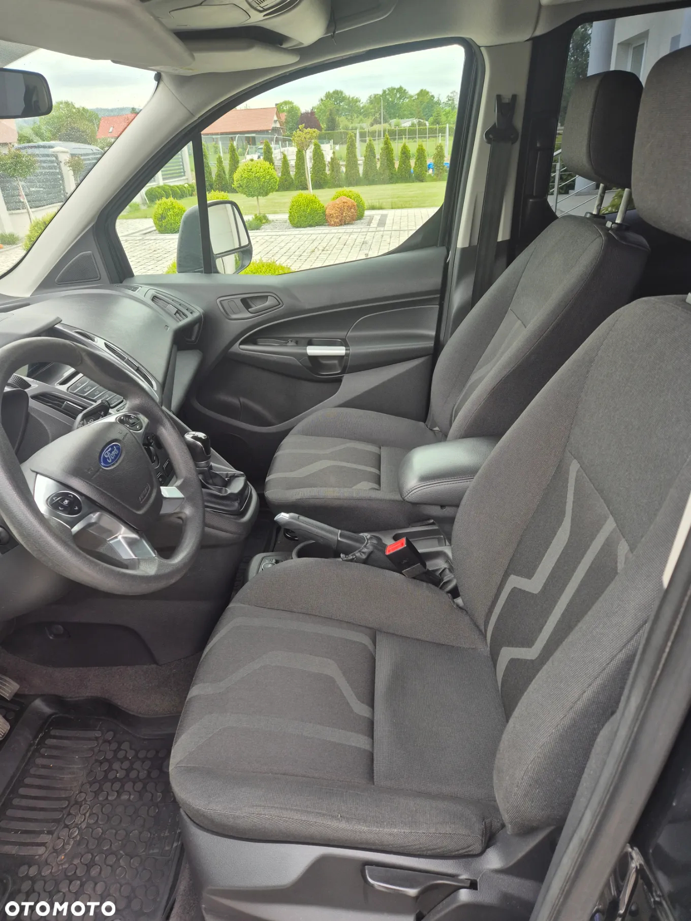 Ford Tourneo Connect - 11