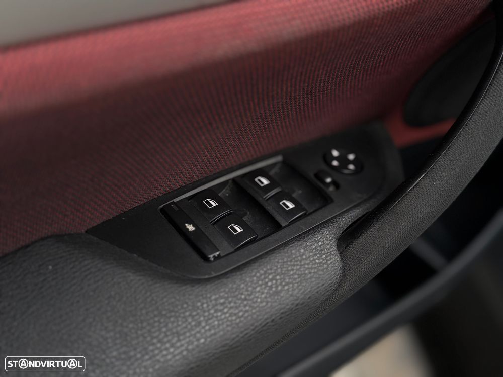 BMW X1 sDrive18d - 9