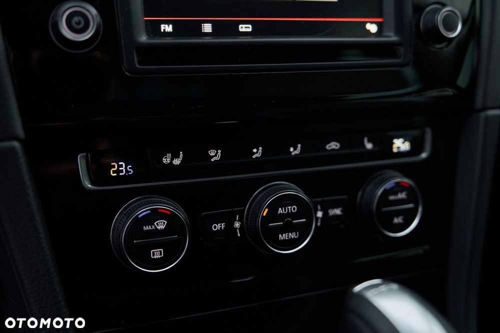 Volkswagen Golf 1.4 TSI BMT Highline DSG - 17