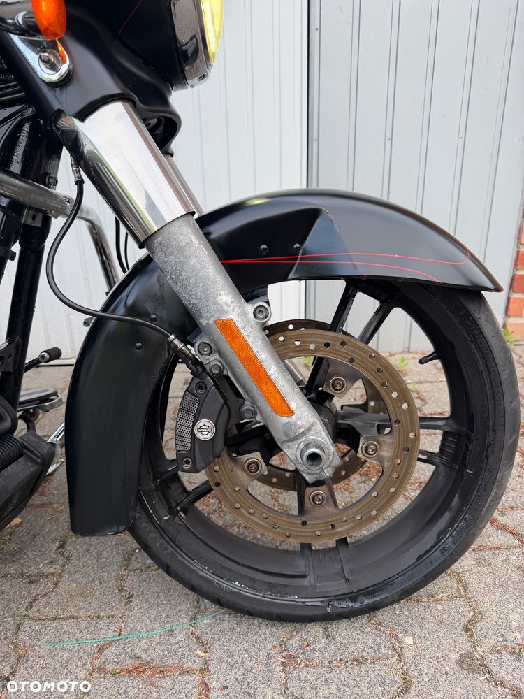 Harley-Davidson Touring Street Glide - 4
