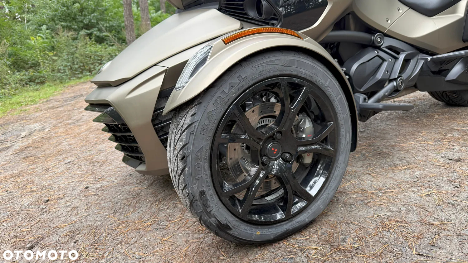 Can-Am Spyder - 22