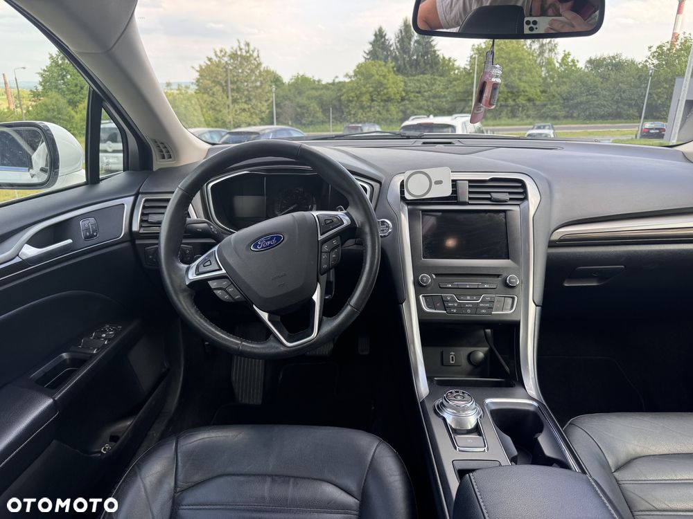 Ford Fusion 2.0 EcoBoost Titanium - 12