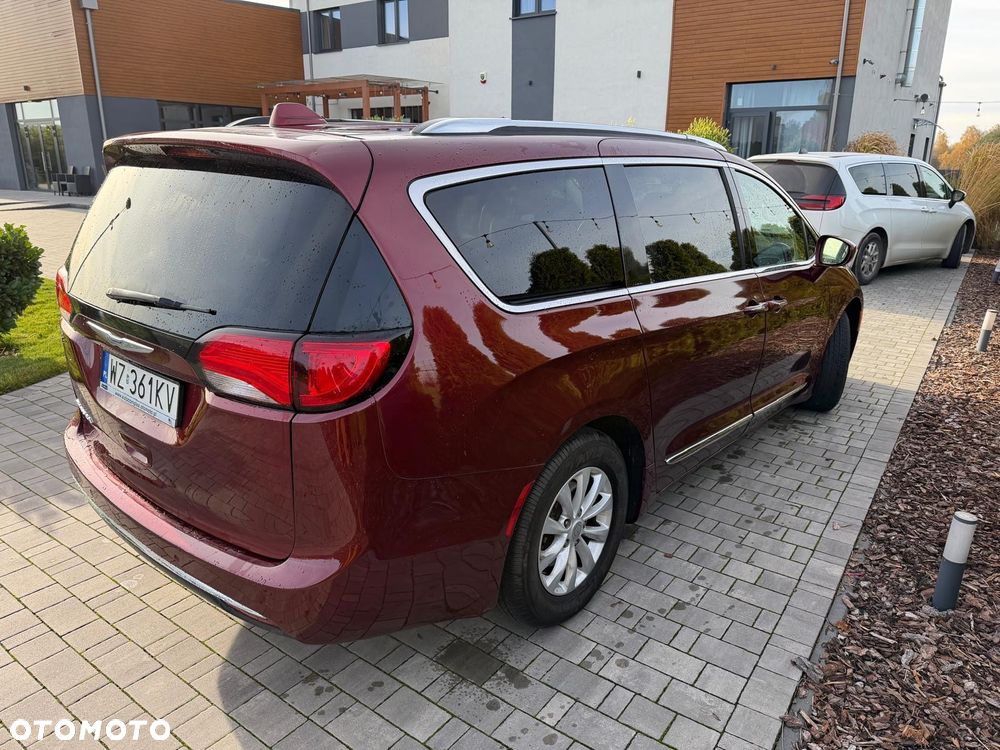 Chrysler Pacifica - 2