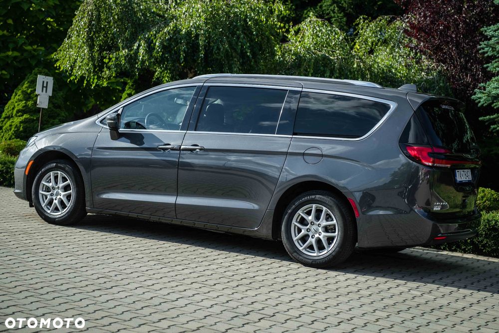 Chrysler Pacifica - 2