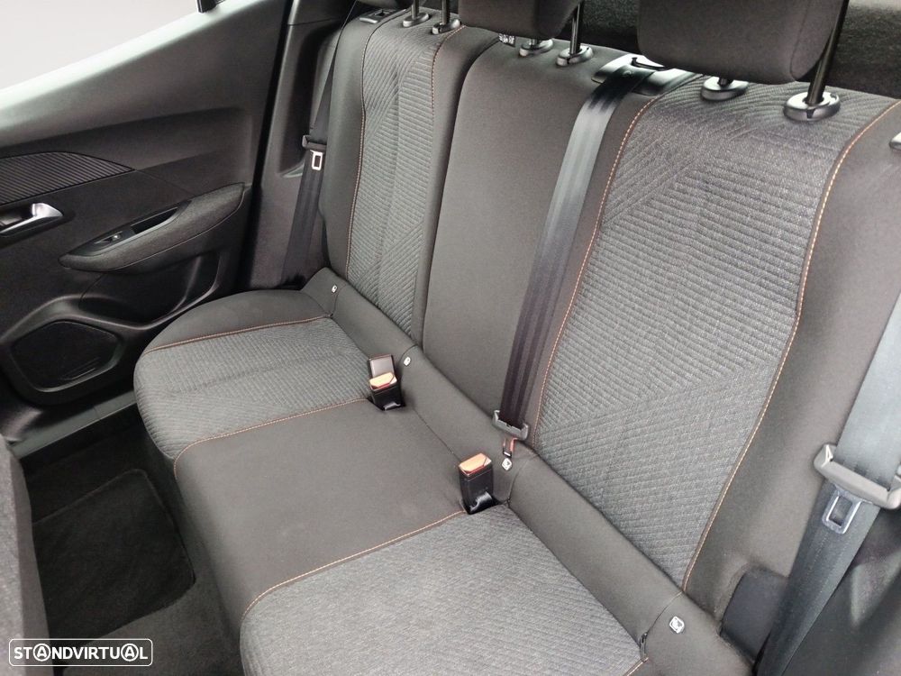 Peugeot 2008 1.2 PureTech Style - 13