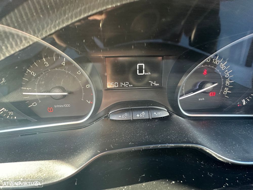 Peugeot 2008 1.2 PureTech Signature - 15