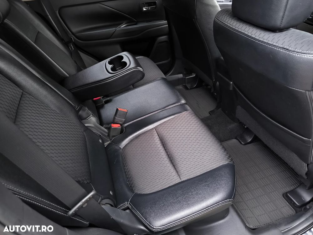 Mitsubishi Outlander 2.2 DI-D 4WD Automatik Intense - 9