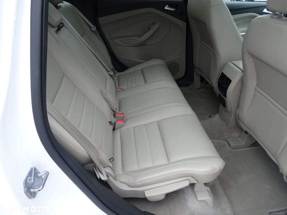 Ford Escape 2.0 EcoBoost AWD Titanium - 14