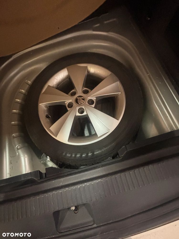 Skoda Octavia 2.0 TDI Edition DSG - 14