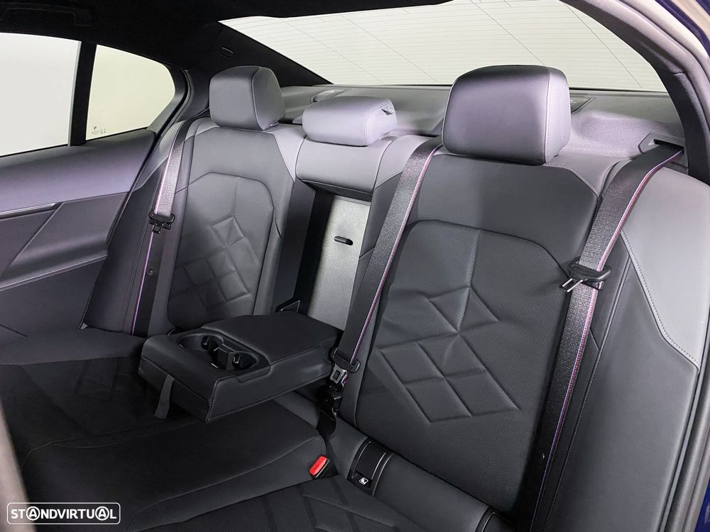 BMW 550 e xDrive Pack Desportivo M - 23