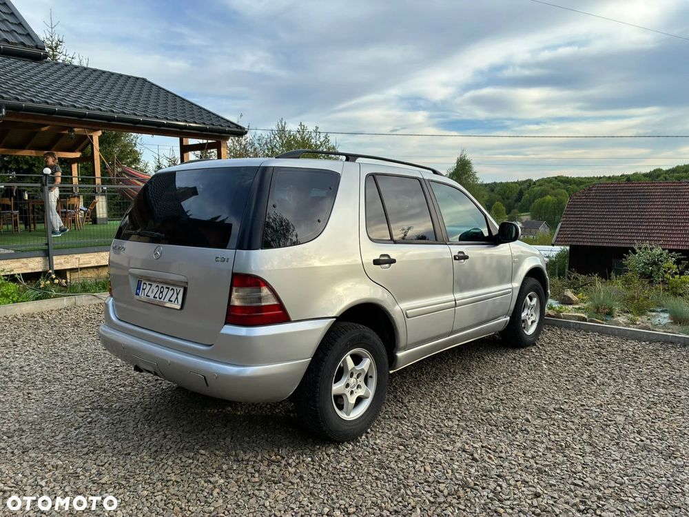 Mercedes-Benz ML - 12