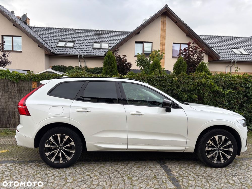 Volvo XC 60 B4 B Plus Dark - 2
