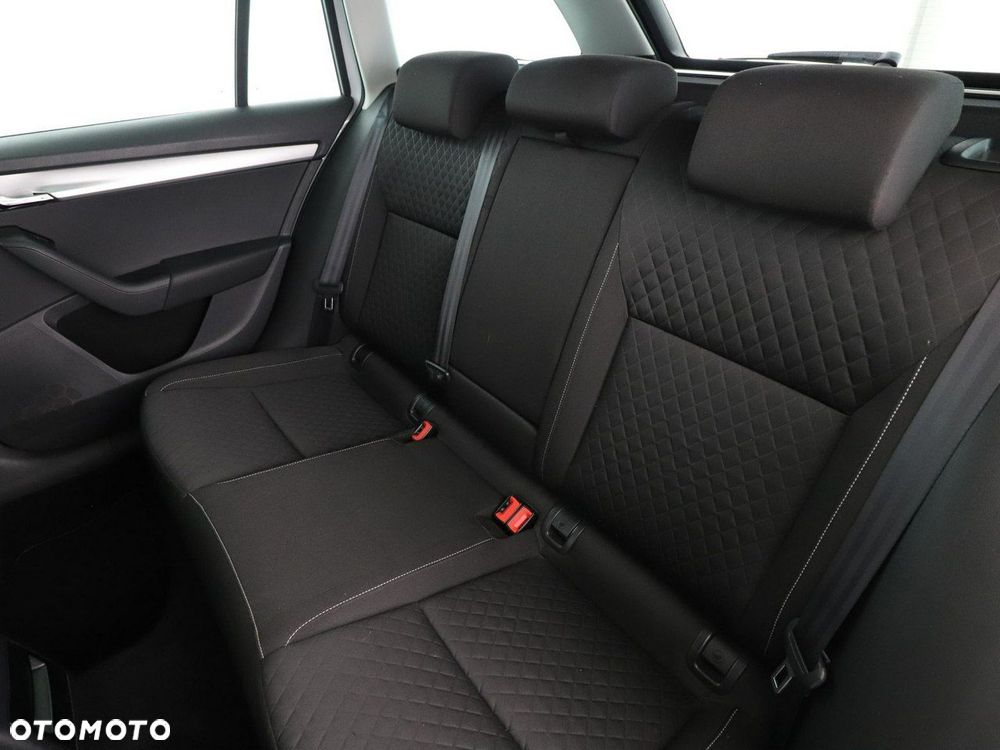 Skoda Octavia 1.4 TSI Ambition DSG - 18